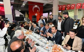 Cemil Tugay, Bornova'da iftar yaptı