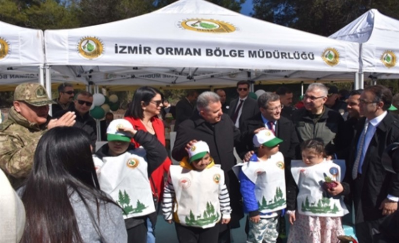 İzmir'de 3 bin fidan toprakla buluşturuldu