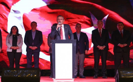 Özgür Özel, Kemalpaşa'da iftara katıldı; 'Açılışı doğru bulmadık!'