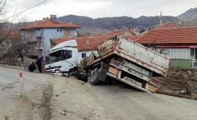 TIR ile traktör çarpıştı: 2 yaralı