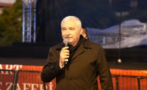 Türkmen, binlerce Kemalpaşalı ile iftar yaptı!