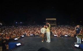 13. Alaçatı Ot Festivali coşkusu Edis ile zirveye çıktı