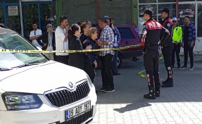 Alacak tartışmasında anne ile oğlunu öldürdü