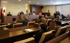 Başkan Türkmen ilk meclis toplantısında konuştu: Seçilmemiş kişiler meclise müdahale edemez!