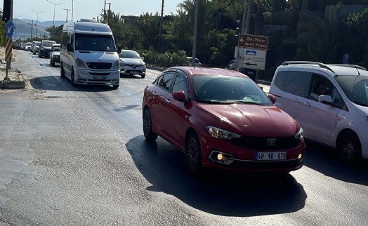 Bodrum’da tatilciler dönüyor; 12 saatte 10 bin araç çıkış yaptı