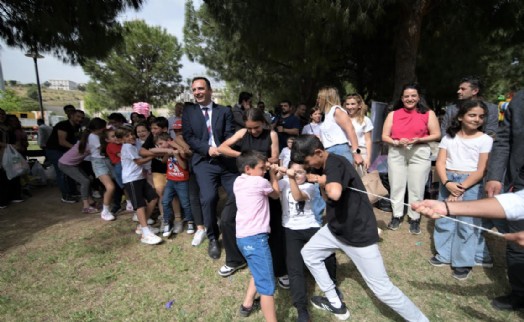 Bornova’da 23 Nisan coşkusu: İzmirliler Uçurtma Şenliği’nde buluştu