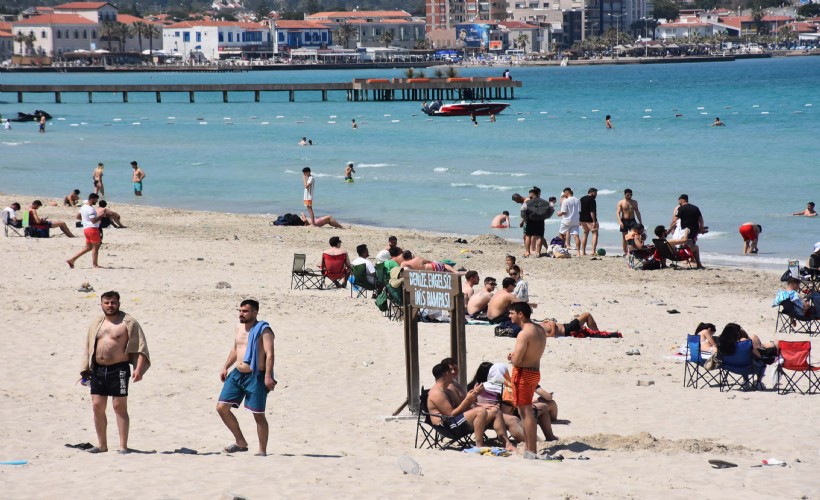 Çeşme’de bayramın son gününde de plajlar doldu