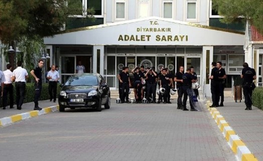 Diyarbakır'da da DEM'e mazbata yok!