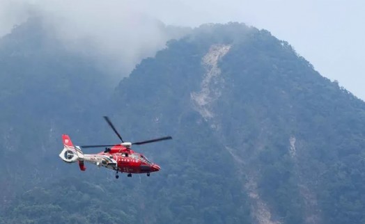 Filipinler'de askeri eğitim helikopteri düştü: 2 ölü