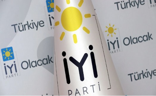 İYİ Parti'de kurultay sonrası üst düzey istifa!