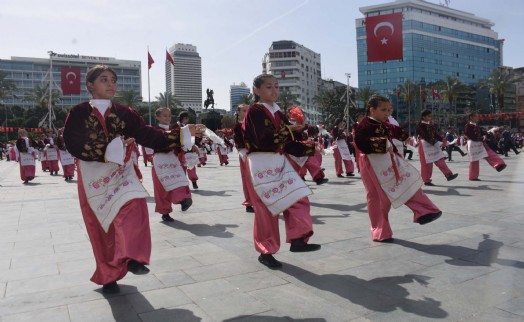 İzmir'de 23 Nisan coşkusu