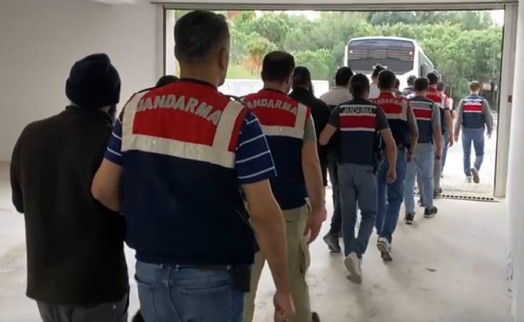 İzmir'de DEAŞ operasyonunda 8 tutuklama