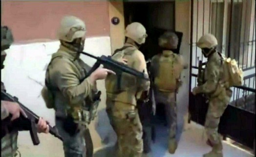 İzmir'de FETÖ operasyonu; 36 gözaltı