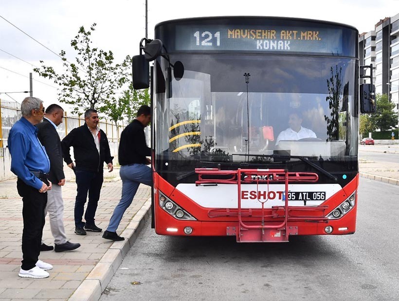 Karşıyakalı yurttaşlardan Başkan Tugay’a 'otobüs hattı' teşekkürü