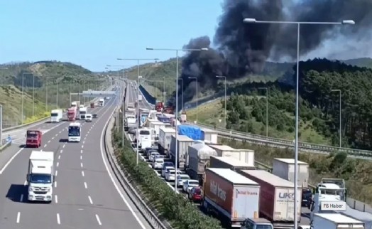 Kuzey Marmara Otoyolu'nda TIR alev alev yandı