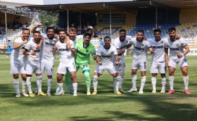 Menemen FK'dan Belediye Derincespor'a gol yağmuru