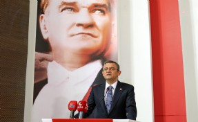 Özgür Özel'den YSK önüne çağrı!