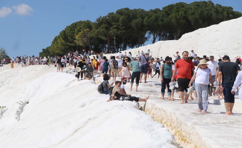 Pamukkale'de bayram yoğunluğu