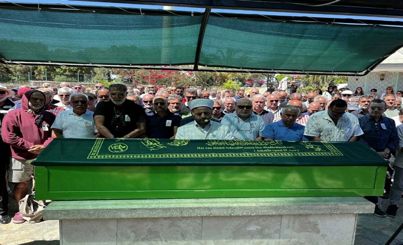 Türk halk müziği sanatçısı Şakir Öner Günhan'ın son yolculuğuna uğurlandı