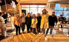 Yeni muhtardan DJ'li partili kutlama