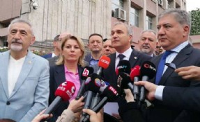 'Yeni müfredat' protestosu: CHP'li vekiller Milli Eğitim Bakanlığı'na yürüdü