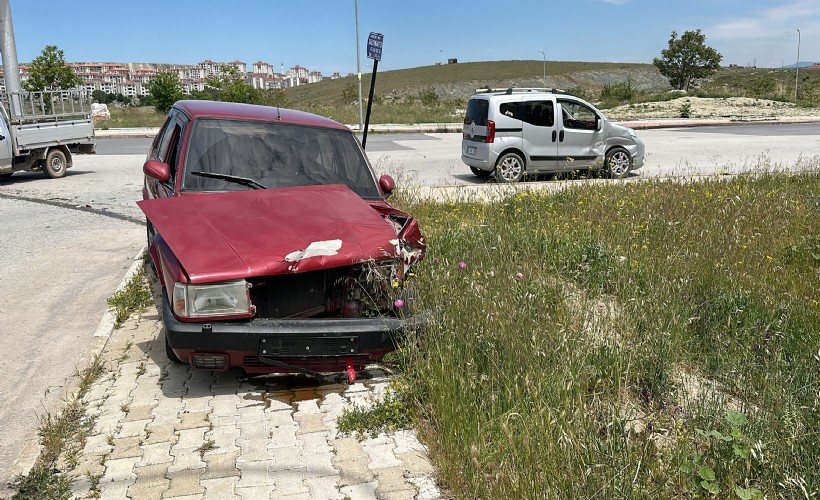 15 yaşındaki çocuk, izinsiz aldığı babasının aracıyla kaza yaptı: 3 yaralı