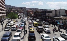 İzmir'de trafiğe kayıtlı araç sayısı arttı