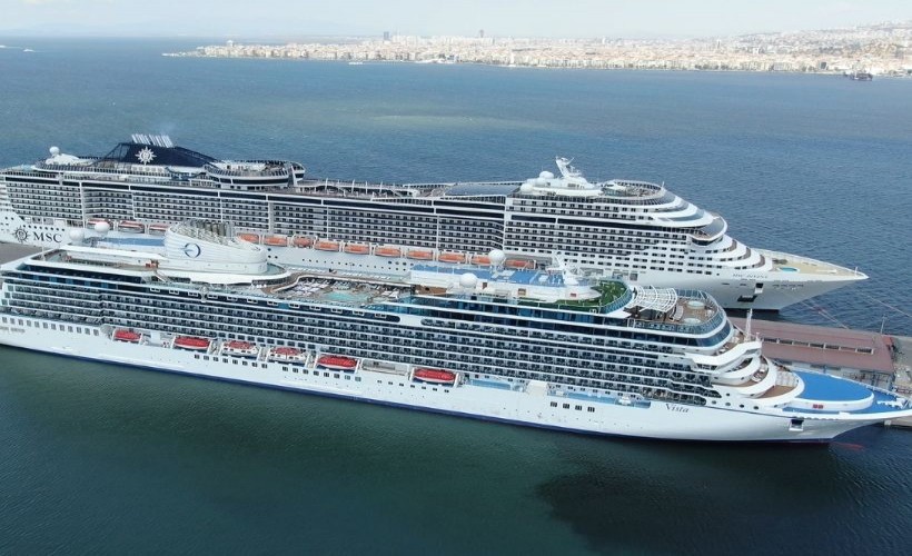 İzmir'e 2 kruvaziyer gemisi toplam 4 bin 761 yolcu getirdi