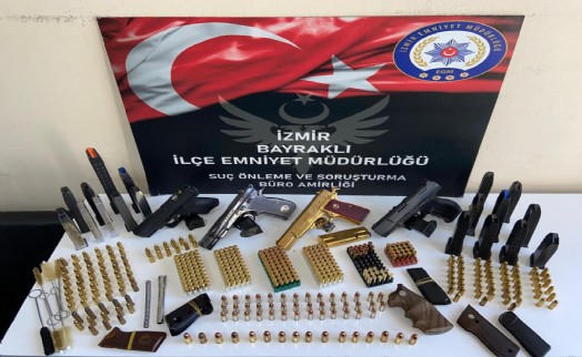 Polisin baskın yaptığı evden 4 tabanca çıktı, 1 gözaltı