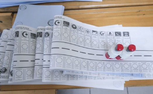 Son anket: İki parti arasında 1,4 puan fark