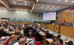 Tugay'ın 'normalleşme' hamlesi ilk meyvesini verdi: Eşrefpaşa için AK Parti'den tam destek