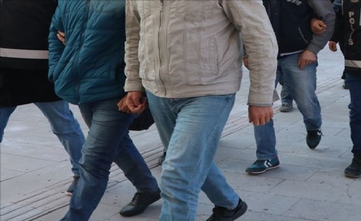İzmir'de 'Sibergöz-44' operasyonu: Yüzlerce şüpheli yakalandı!