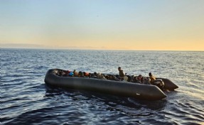Karaburun açıklarında 40 kaçak göçmen yakalandı