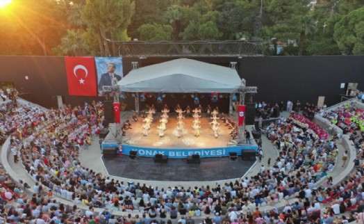 Konak’ın Halk Oyunları Şenliği 18’inci kez ‘merhaba’ dedi