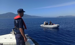 Kuşadası açıklarında 16 kaçak göçmen kurtarıldı