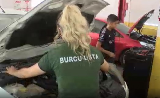 Oto tamir ustası Burcu Aşkın: Hedefim çırak kadınları alıp sektöre katmak