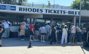 Tatilcilerin Rodos'taki kapıda vize sıkıntısı çözüldü