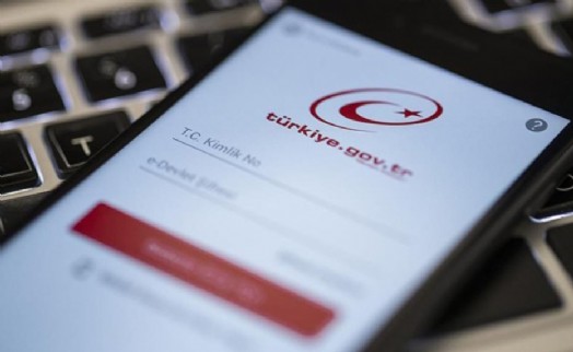 'Dijital hipnoz'la yurttaşları tuzağa düşürmüşler: E-devlet sitesini taklit eden çeteden 26 şüpheli tutuklandı
