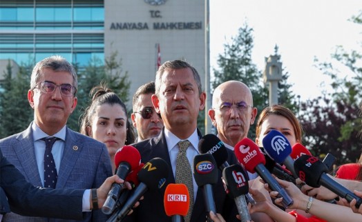 CHP lideri Özgür Özel  son anket sonuçlarını açıkladı