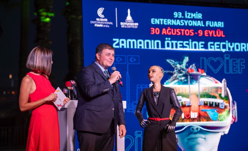 93. İzmir Enternasyonal Fuarı’nda 'Robot Sophia'lı açılış