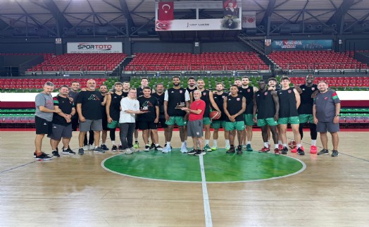Karşıyaka potasında 3 imza birden