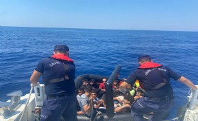 Yunan unsurlarının geri ittiği 22 kaçak göçmen kurtarıldı