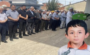 Beden eğitimi dersinde hayatını kaybeden Mert, son yolculuğuna uğurlandı