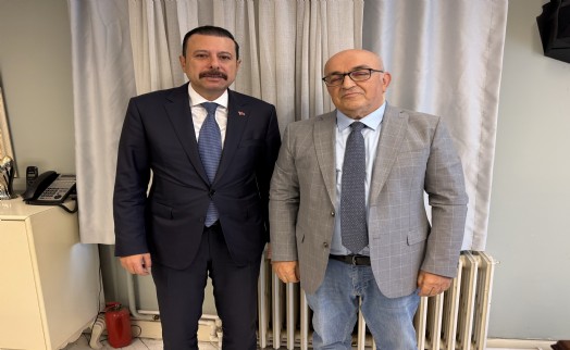 AK Partili Kaya Balçova Arsa Mağdurları Derneği Başkanı ile bir araya geldi