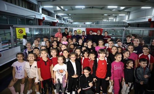 Adem Asil'e küçük sporculardan büyük ilgi