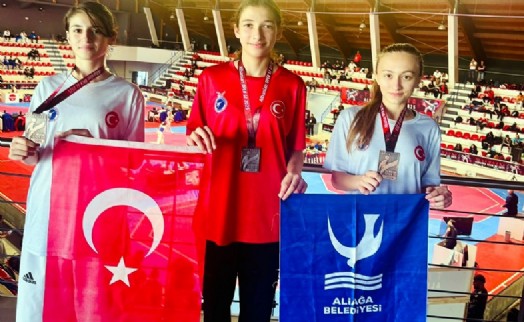 Aliağalı taekwondocular Tiran'dan 3 madalya ile döndü