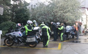 Almanya'dan gelen motosiklet tutkunları İzmir'de; 84 yaşında, 6 bin kilometre katedecek