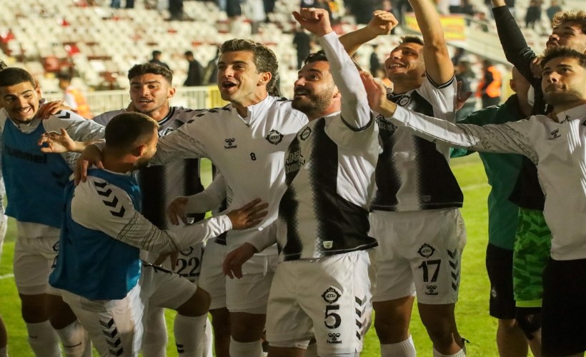 Altay İzmir derbisinde dirildi