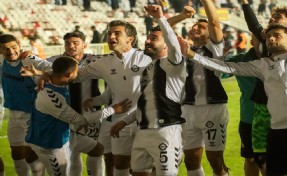 Altay İzmir derbisinde dirildi