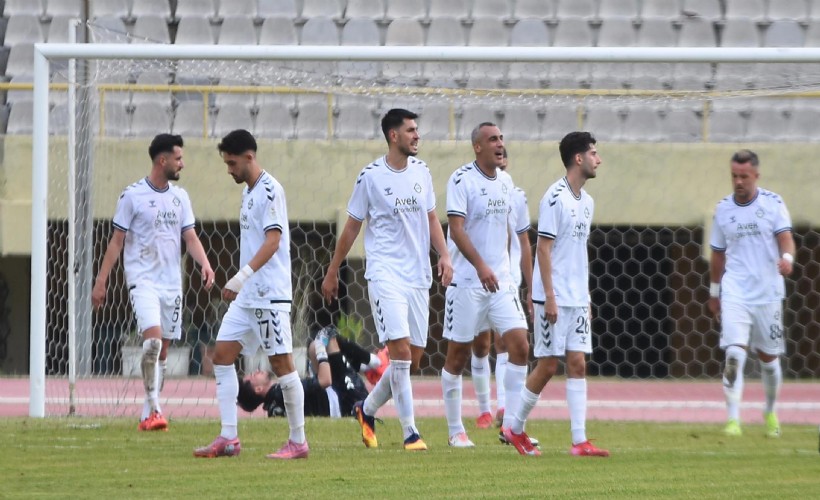 Altay darmadağın oldu